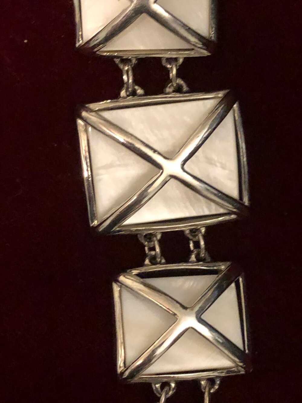 Vintage silver-crossed mother of pearl bracelet - Picture 2 of 4